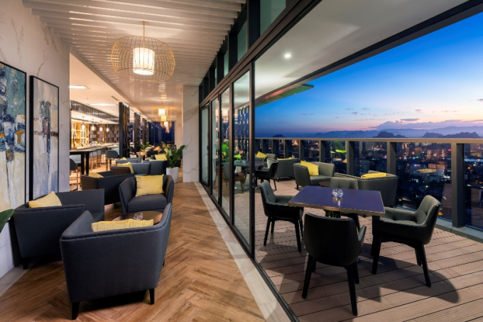 Những Sky Bar cao kỷ lục tại mỗi địa danh mang đến kh&ocirc;ng gian giao lưu đẳng cấp v&agrave; thư gi&atilde;n.