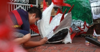 "Nghệ nhân nhí" ở Hà Nội làm đầu sư tử dịp Tết Trung thu