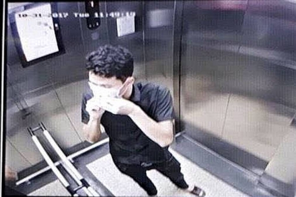 H&igrave;nh ảnh nghi phạm bị hệ thống camera ghi lại sau khi g&acirc;y &aacute;n.