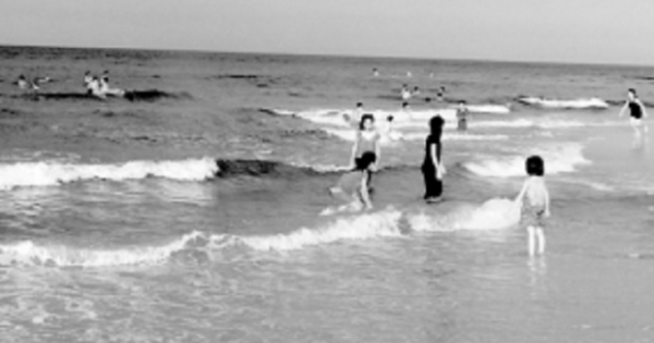 Nguy cơ mất an toàn tại bãi tắm tự phát