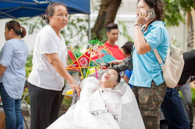 C&aacute;c em được vui chơi trong sự y&ecirc;u thương, gi&uacute;p đỡ của c&aacute;c t&igrave;nh nguyện vi&ecirc;n.