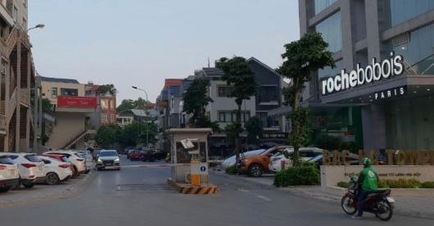 Cổng v&agrave;o khu&ocirc;n vi&ecirc;n b&ecirc;n trong của t&ograve;a nh&agrave; Bắc H&agrave; Tower.