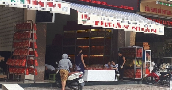 Đưa con đi mua bánh trung thu, người đàn ông bị 6 kẻ bịt mặt đâm thủng ruột