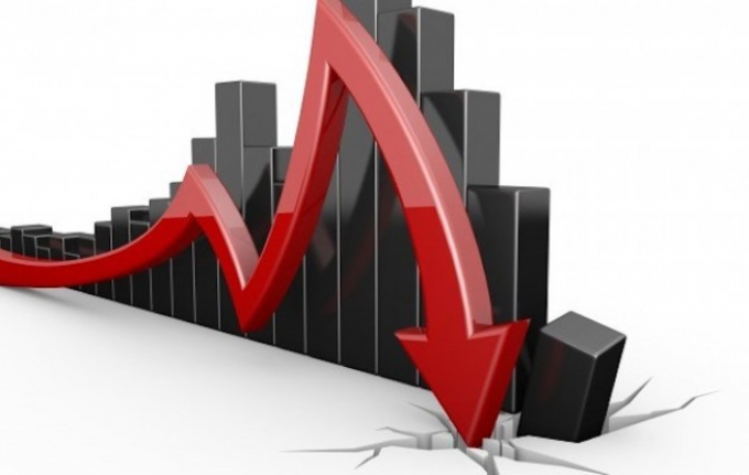 Gi&aacute; xăng dầu thời gian qua biến động thất thường