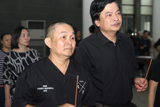 Nghệ sĩ nghẹn ng&agrave;o tiễn biệt đạo diễn Phạm Đ&ocirc;ng Hồng