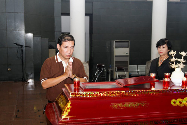 Nghệ sĩ nghẹn ng&agrave;o tiễn biệt đạo diễn Phạm Đ&ocirc;ng Hồng