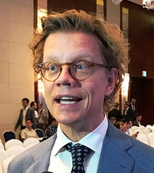 &Ocirc;ng Pereric Hogber, Đại sứ Thụy Điển tại Việt Nam