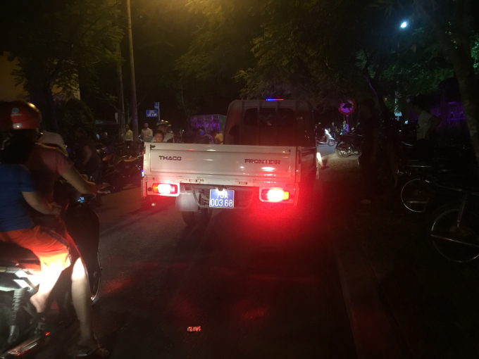 Sau phản &aacute;nh của ph&oacute;ng vi&ecirc;n, lực lượng chức năng đ&atilde; c&oacute; mặt.