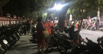 Huế: Nở rộ dịch vụ giữ xe tự phát tại “Ngày Hội Lân”?