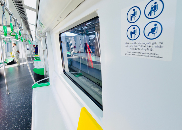 Tr&ecirc;n t&agrave;u chia c&aacute;c vị tr&iacute; ghế ngồi ph&ugrave; hợp với mỗi đối tượng h&agrave;nh kh&aacute;ch