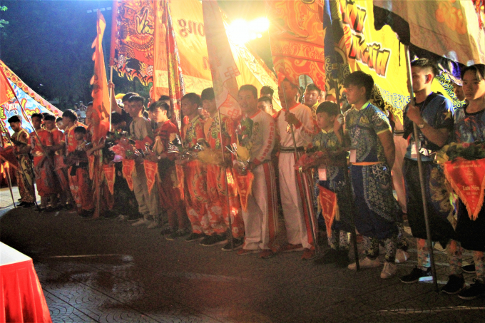 14 đội L&acirc;n tham gia tranh t&agrave;i.