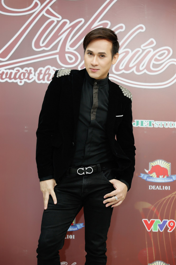 Danh ca Phương Dung da diết nhớ về ng&agrave;y cưới tr&ecirc;n s&acirc;n khấu