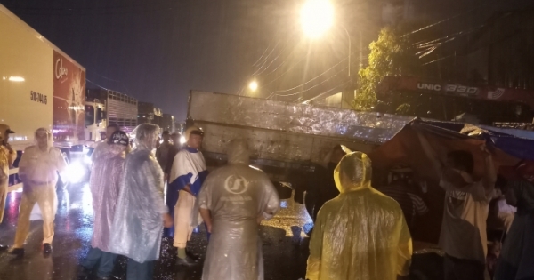 Người đàn ông tử vong sau tình huống lùi bất cẩn của tài xế xe tải