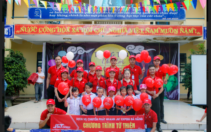 Học sinh x&atilde; Ho&agrave; Ph&uacute; c&oacute; Tết Trung thu ấm &aacute;p, hạnh ph&uacute;c.