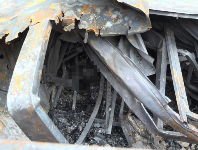 Vị tr&iacute; ph&aacute;t hiện thi thể hai vợ chồng nạn nh&acirc;n.