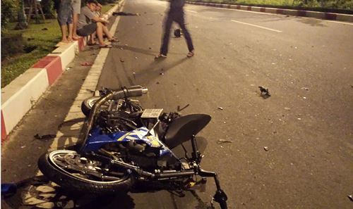 Nghi tụ tập đua xe rồi tự g&acirc;y tai nạn, 1 người chết, 2 người trọng thương