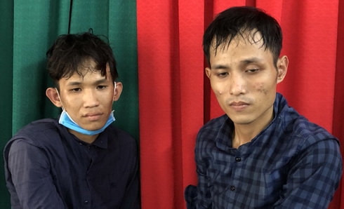 Bị bắt vì tàng trữ ma túy, 2 đối tượng khai thêm từng đi cướp