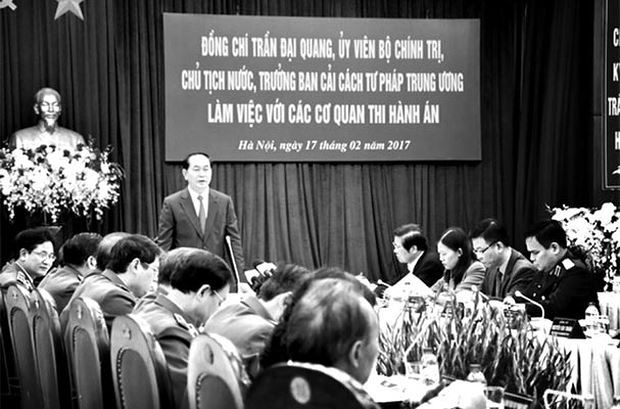 Hai lần Chủ tịch nước Trần Đại Quang động vi&ecirc;n Hệ thống Thi h&agrave;nh &aacute;n d&acirc;n sự nỗ lực vươn l&ecirc;n