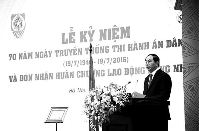 Hai lần Chủ tịch nước Trần Đại Quang động vi&ecirc;n Hệ thống Thi h&agrave;nh &aacute;n d&acirc;n sự nỗ lực vươn l&ecirc;n