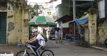 Lật lại câu chuyện 