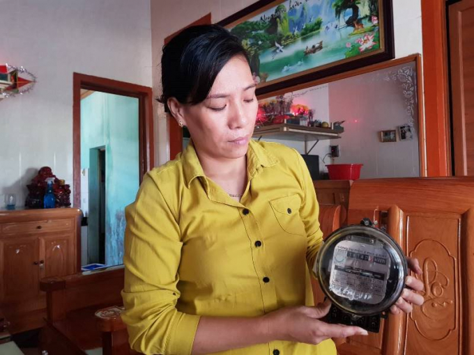 Chị Hoa th&ocirc;n T&acirc;n Hải bức x&uacute;c viết phản &aacute;nh l&ecirc;n Facbook v&agrave; bị th&aacute;o đồng hồ