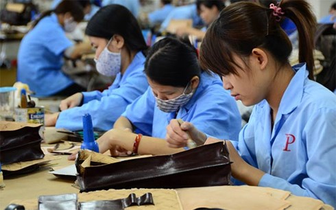 Quy định mới về tiền lương doanh nghiệp c&oacute; hiệu lực từ th&aacute;ng 11/2018