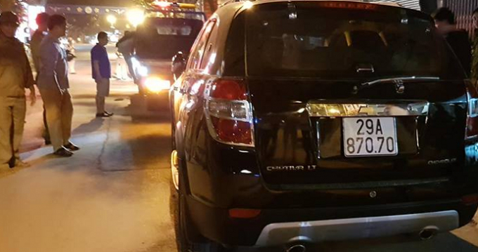 Chiếc xe &ocirc; t&ocirc; nh&oacute;m đối tượng d&ugrave;ng để đi đến cửa h&agrave;ng v&agrave;ng bạc Trường K&yacute; thực hiện h&agrave;nh vi cướp t&agrave;i sản.