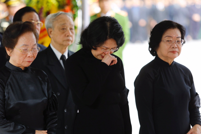 Nhiều đo&agrave;n kh&aacute;ch trong nước v&agrave; Quốc tế viếng Chủ tịch nước Trần Đại Quang