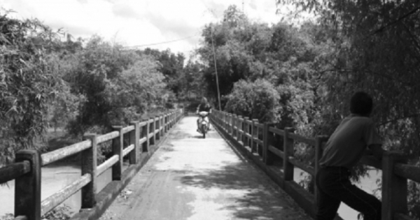 Uẩn khúc vụ cô gái "nhảy cầu tự vẫn" trước mặt 4 bạn trai