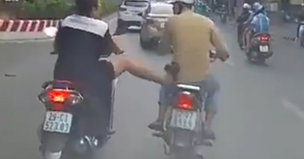 Hy hữu với clip "Nữ quái" đầu trần tung chưởng đạp nam thanh niên giữa lòng Thủ đô