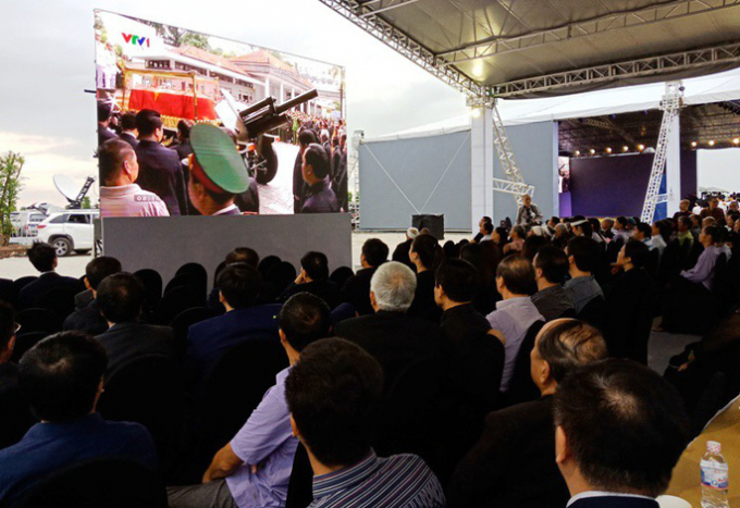 Người d&acirc;n qu&ecirc; nh&agrave; rơi lệ xem Lễ truy điệu Chủ tịch nước Trần Đại Quang