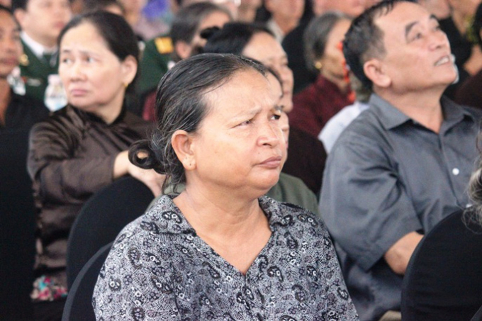 Người d&acirc;n qu&ecirc; nh&agrave; rơi lệ xem Lễ truy điệu Chủ tịch nước Trần Đại Quang