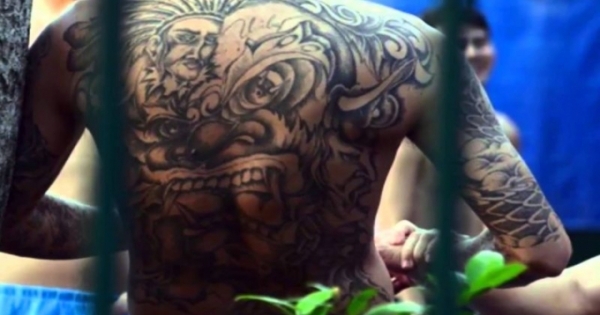 Đòn "gậy ông đập lưng ông" hạ gục gã du đãng chuyên "cắn trộm"