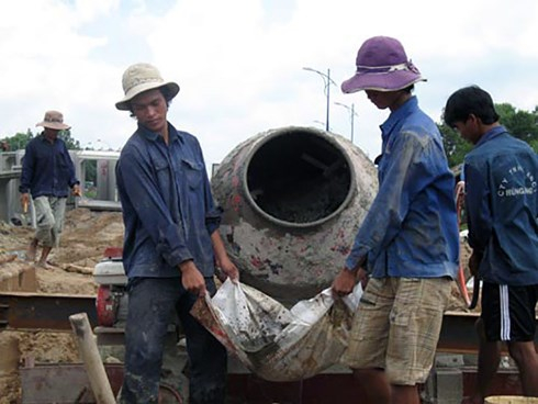 Việt Nam c&oacute; tr&ecirc;n 18 triệu lao động phi ch&iacute;nh thức, chiếm 57,2 % tổng số&nbsp;lao động phi hộ&nbsp;n&ocirc;ng nghiệp tr&ecirc;n cả&nbsp;nước (Ảnh minh họa/VOV.vn)