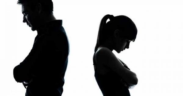 Con 5 tháng tuổi, ly hôn ai giành được quyền nuôi con?