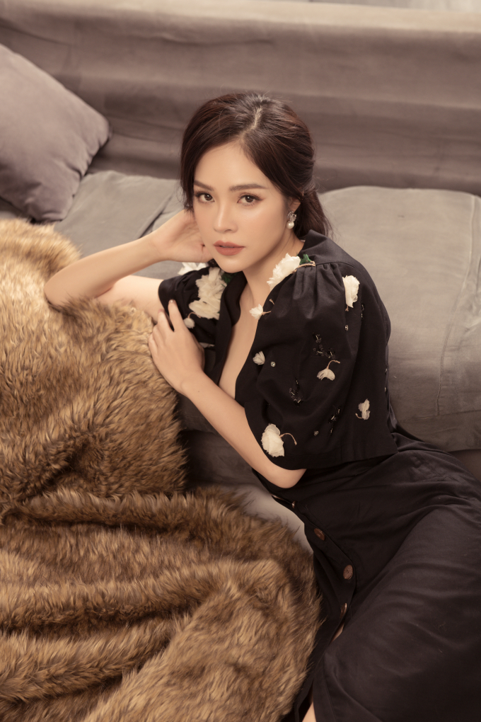 Dương Cẩm Lynh x&uacute;c động khi thể hiện t&acirc;m trạng buồn trong bộ ảnh