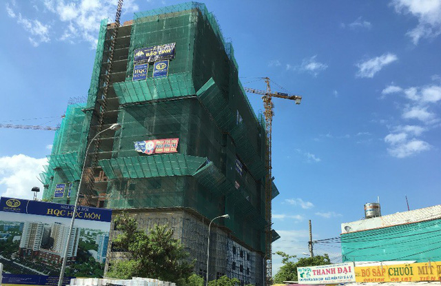 Theo HoREA, m&ocirc;̣t trong những giải pháp dành cho doanh nghi&ecirc;̣p n&ecirc;́u vi&ecirc;̣c &ldquo;si&ecirc;́t&rdquo; tín dụng được di&ecirc;̃n ra đó chính là t&acirc;̣p trung làm nhà ở &ldquo;bình d&acirc;n&rdquo; tr&ecirc;n dưới 1 tỷ đ&ocirc;̀ng.