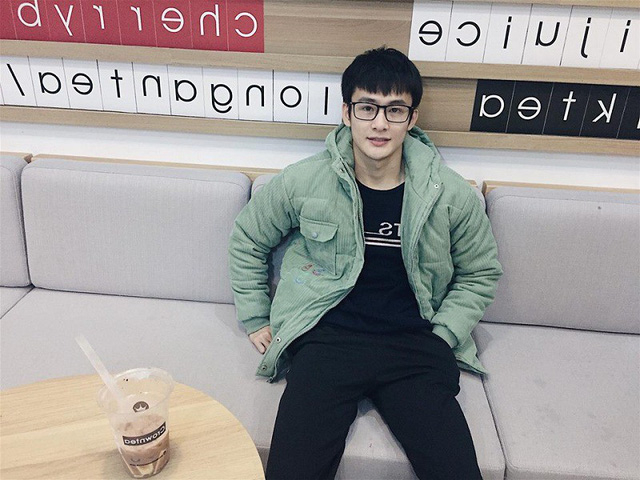 Ho&agrave;ng th&iacute;ch đi du lịch v&agrave; chụp ảnh