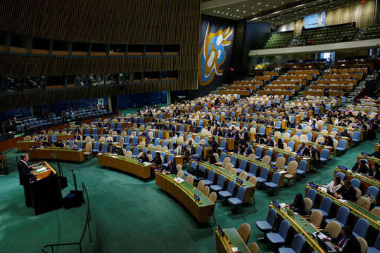 Bộ trưởng Ngoại giao Nga Sergei Lavrov chỉ tr&iacute;ch mạnh mẽ Mỹ trong b&agrave;i ph&aacute;t biểu. Ảnh: Reuters