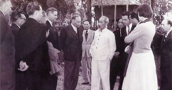 Những dòng cảm tưởng của ông Putin, Obama về Chủ tịch Hồ Chí Minh