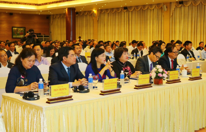 EF4CE10F-BAB2-4583-8878-DAEB9AF8C9FC.