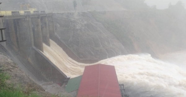 Mưa lũ tại Hà Tĩnh, 27 xã đã bị ngập, hàng ngàn ha lúa bị “nhấn chìm”