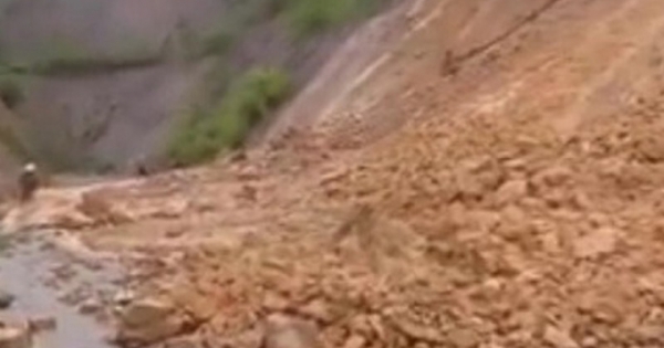 Mưa lớn tiếp tục kéo dài, nhiều địa phương ở Quảng Bình ngập sâu trong nước