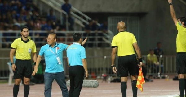 HLV Park Hang Seo chia sẻ bất ngờ về chiếc thẻ vàng ở trận gặp Thái Lan