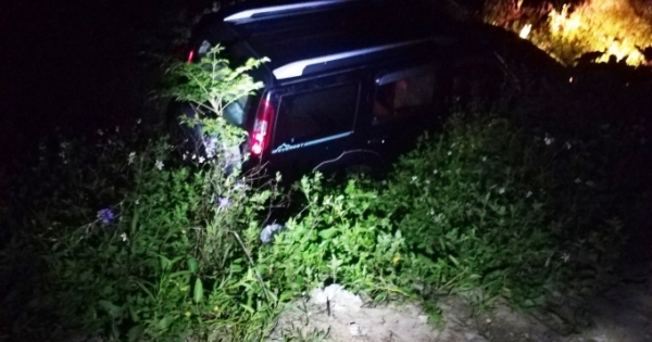 Nghệ An: Xe 7 chỗ lao xuống bên quốc lộ, 1 người chết 2 người bị thương