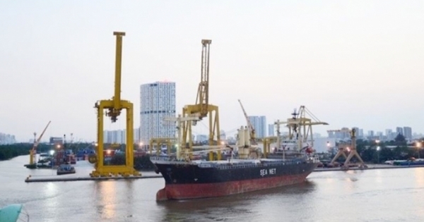 Khi tàu pha sông biển hoạt động như tàu biển