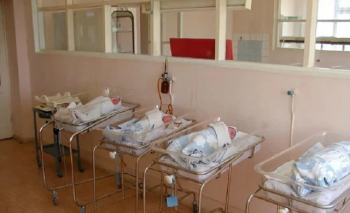 Ném con mới sinh ra cửa sổ bệnh viện vì... con có khả năng bị dị tật