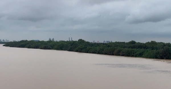 Hai người thương vong do “gặp nạn” khi hút cát trái phép trên sông