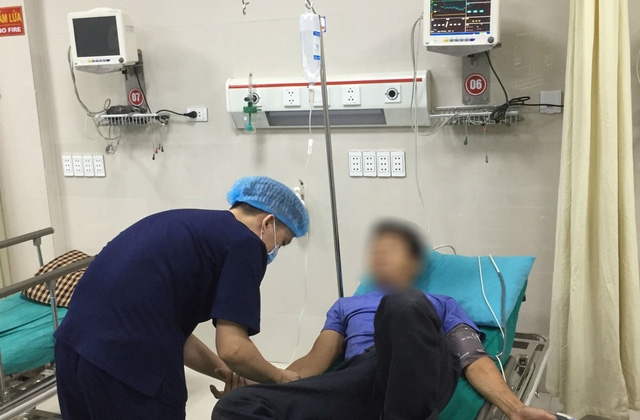 Rửa dạ dày vì ăn mật cá trắm, bệnh nhân “cạch đến già” món ăn truyền miệng