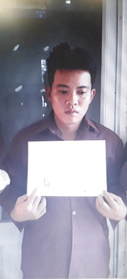 F93793C4-DE6F-463C-931C-19E72BE6D3DE.